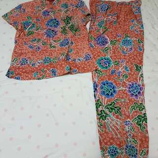 Batik pants suit