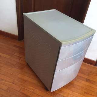 Metal cabinet