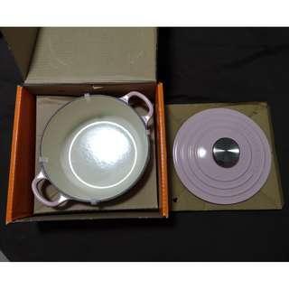 Le Creuset 18cm round casserole/oven cast iron pink (New)