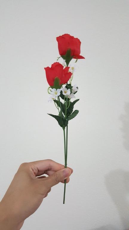 Artificial plastic Roses (Bulk, >500 in stock) (Category: Artificial Plants & Flowers) located in Singapore. Submitted by helloimapotato (Listing ID 282866652, Image 2). Description: Selling artificial Rose stalks in sets/boxes of 24 stalks 🌹 Attractive and vibrant colours 🌹 Two roses per stalk ➤ Retail price $2.50+/stalk. Selling at only $30 per box of 24 stalks! In stock : 🌹 Red : ALL SOLD 🌹 Pink : 12 boxes left * Price negotiable for bulk 