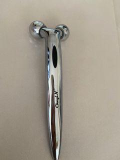 BNIB 3D face roller massager