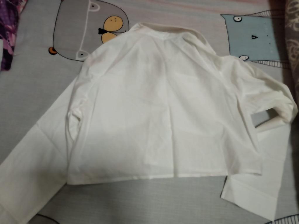 Oversize jacket (BN) (Category: Apparel) located in Singapore. Submitted by usermist (Listing ID 1064923928, Image 2). Description: Brand new Free size.