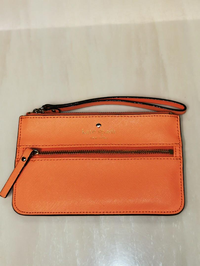 Original Kate Spade Wristlet (Category: Clutches) located in Singapore. Submitted by jh833 (Listing ID 1083098095, Image 1). Description: Original Kate Spade wristlet. Lightly used and hence very new looking. Similar product retailing at almost $90..
