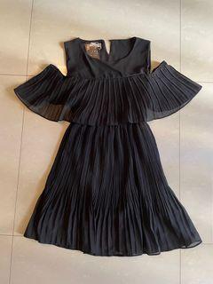 bnwt two-way black pleats flirty / work dress