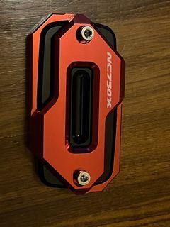 NC750X brake fluid reservoir cover