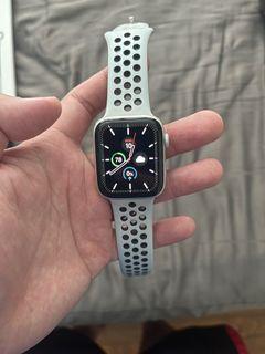 Nike Apple Watch Series 5 (44mm)