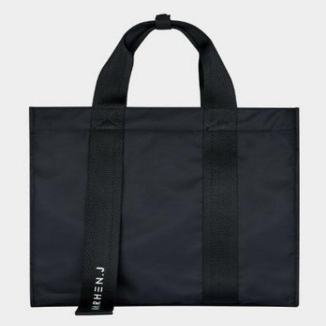 MARHEN.J Milly / Milly R Bag (Category: Shoulder Bags) located in Singapore. Submitted by sof_connection (Listing ID 1191843945, Image 7). Description: MILLY - $219 | MILLY R - $239 🌐 Website: https://sofconnection.com 🔔Telegram: https://t.me/SOFconnection 📱Instagram: https://instagram.com/sof_connection?igshid=YmMyMTA2M2Y= 1. Brand new with original tag and packaging 2. 100% authentic if not full refund 3. Download app ‘HiddenTag’ to verify t
