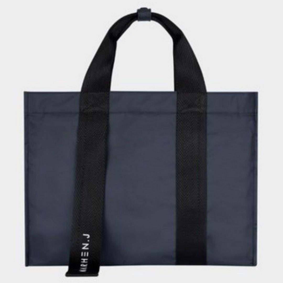 MARHEN.J Milly / Milly R Bag (Category: Shoulder Bags) located in Singapore. Submitted by sof_connection (Listing ID 1191843945, Image 6). Description: MILLY - $219 | MILLY R - $239 🌐 Website: https://sofconnection.com 🔔Telegram: https://t.me/SOFconnection 📱Instagram: https://instagram.com/sof_connection?igshid=YmMyMTA2M2Y= 1. Brand new with original tag and packaging 2. 100% authentic if not full refund 3. Download app ‘HiddenTag’ to verify t