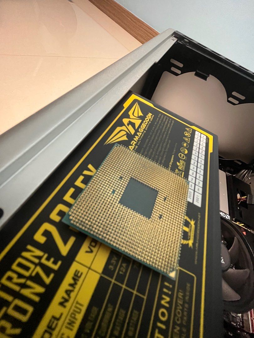 AMD Ryzen 3 3200G 4.0GHz CPU (Category: Computer Parts) located in Singapore. Submitted by zzshamzz (Listing ID 1198127320, Image 2). Description: Looking to sell fast. Comes without the box. Has thermal paste applied on it (ASOP) Will provide CPU fan.