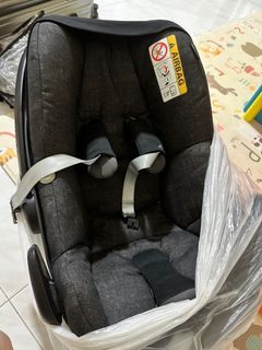 Maxi Cosi Baby car seat