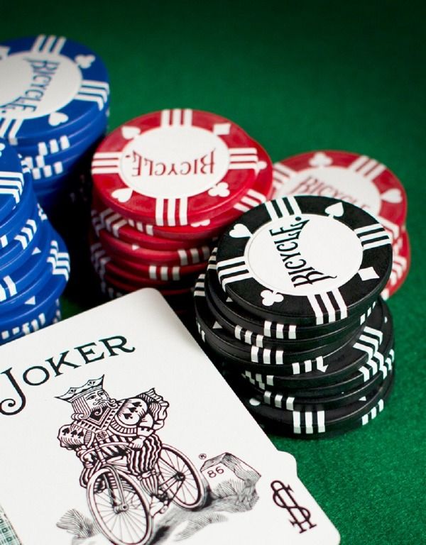 (HOT) Bicycle Clay Poker Chip Set: 50 Count (Category: Board Games & Puzzles) located in Singapore. Submitted by fun.workz (Listing ID 1217116682, Image 5). Description: * Please inquire for best price around. cheers * Chips read "Bicycle" on both sides * Each chip weighs 8 grams * Includes 25 blue, 15 red, and 10 black poker chips for a total of 50.