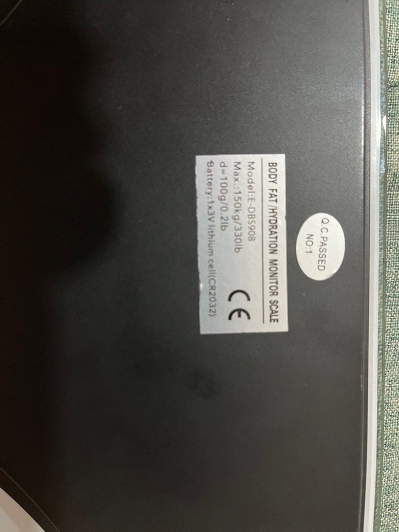Digital Weighing Scale (Category: Health Monitors & Weighing Scales) located in Singapore. Submitted by lyr_c (Listing ID 1222619809, Image 3). Description: Product condition: 8.5/10 *NO BOX* Endo Japan Digital Body Scale E-DBS908 ✅ Maximum weight: 150kg / 330lbs. ✅ Measures body weight, body fat, muscle mass, bone mass and hydration. ✅ Large LCD display. ✅ “Toe-Tap” to auto-on, auto-off feature. ✅ 1 CR2032 battery operated (Included). Self colle