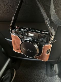 QUICK SALE Fujifilm X100F (Fourth Version) with Wifi and Accessories