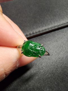 (SALE) Natural Grade A Myanmar Imperial Green Jadeite Pixiu Ring