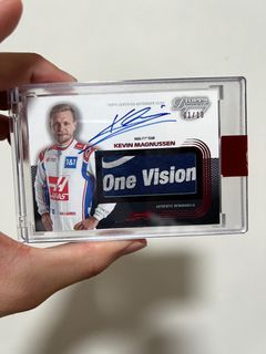 2022 Topps Dynasty Formula 1 Kevin Magnussen Racing Glove Patch Relic Auto 01/10