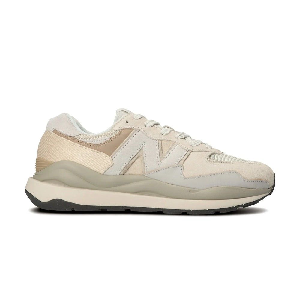 New Balance 57/40 Grey Day 2022 M5740GRM (US8) (Category: Sneakers) located in Singapore. Submitted by meeppug (Listing ID 1248126592, Image 1). Description: New Balance 57/40 Grey Day 2022 M5740GRM Moonbeam/Rain Cloud US 8 / UK 7.5 / Euro 41.5.