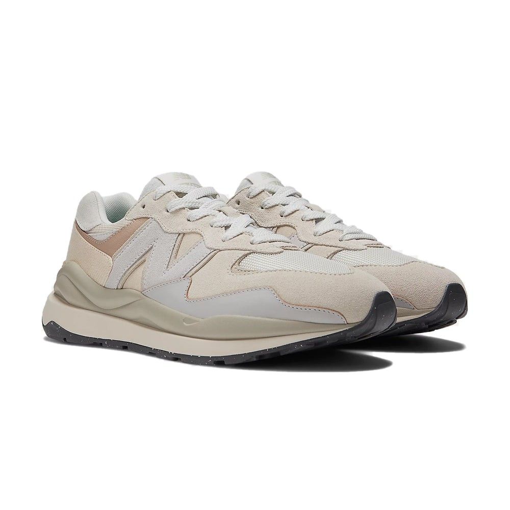 New Balance 57/40 Grey Day 2022 M5740GRM (US8) (Category: Sneakers) located in Singapore. Submitted by meeppug (Listing ID 1248126592, Image 2). Description: New Balance 57/40 Grey Day 2022 M5740GRM Moonbeam/Rain Cloud US 8 / UK 7.5 / Euro 41.5.