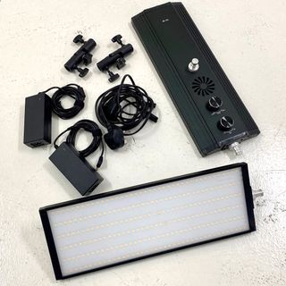 2 units of 100w LED panels 3200-6000K lighting kit