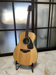 YAMAHA FS830 SMALL BODY SOLID-TOP ACOUSTIC GUITAR