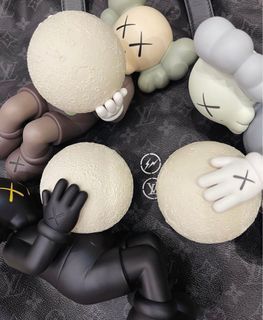 KAWS X SHANGHAI (SELLING IN A SET)