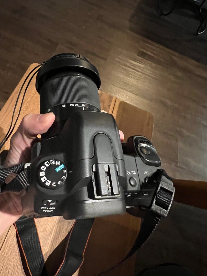 Sony Alpha a200 (Category: Cameras) located in Singapore. Submitted by friendlyuncle (Listing ID 1338978090, Image 3). Description: Fully functional and working Extra battery Memory card All other accessories at $30 take all Cleaning tools Card reader Tripod Open to trade .