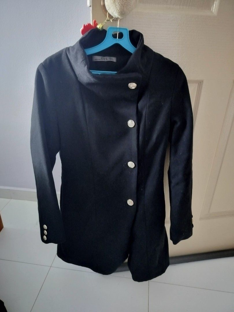Winter jacket (Category: Coats, Jackets and Outerwear) located in Singapore. Submitted by peg888 (Listing ID 1334560536, Image 1). Description: .