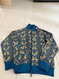 Unisex S sized jacket with the tiger print