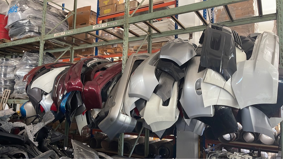 Spare tire, car jack,Steering wheel, steering control, car engine , bike engine, bumpers for most cars, head unit, radio for cars (Category: Other Car Parts) located in Singapore. Submitted by vtec88 (Listing ID 1340531815, Image 5). Description: Price varies as per car model Pls Whatapps 98759408 Derek vtec88 -your car model - and picture of what u need To enquire ———-//—— Radio head unit same instruction above whaatpps me —-///—— Same for bumpe