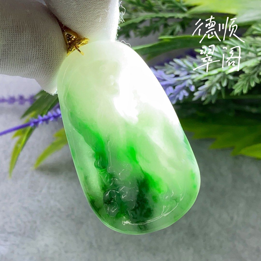🟢 Waxy White Base with Scenic Green Clouds - Uphill Tigers Jadeite Pendant 糯种白底带灵动绿彩 - 上山虎翡翠牌吊坠(DSR0275) (Category: Body Jewelry) located in Singapore. Submitted by deshun_jade_pavilion (Listing ID 1288430689, Image 3). Description: SPECIAL WEAR SERIES (💰VALUE FOR MONEY💰) 🟢 Waxy White Base with Scenic Green Clouds - Uphill Tigers Jadeite Pendant 糯种白底带灵动绿彩 - 上山虎翡翠牌吊坠(DSR0275) Dimension: 42.6 x 25.3 x 6.0 mm / Weight: 15.0 g • • • Burma Natural