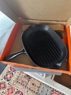 La Creuset Oval Skillet Cast Iron