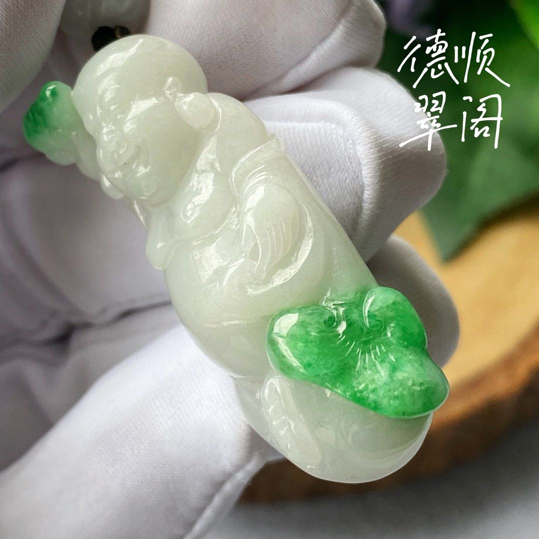 🟢 Creative Waxy Milky White Buddha with Sun Green Clouds Pendant 糯种俏雕奶白站佛飘带阳绿彩吊坠(DSR0201) (Category: Body Jewelry) located in Singapore. Submitted by deshun_jade_pavilion (Listing ID 1292609131, Image 2). Description: SPECIAL WEAR SERIES (😱RARE FINDING😱) 🟢 Creative Waxy Milky White Buddha with Sun Green Clouds Pendant 糯种俏雕奶白站佛飘带阳绿彩吊坠(DSR0201) Dimension: 43.0 x 18.0 x 12.2 mm / Weight: 19.48 g • • • Burma Natural Jade (Type A) with certificate