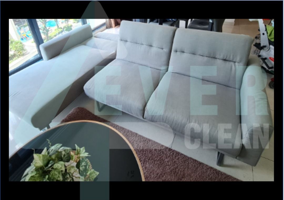 Deep shampoo extraction for sofa carpet mattress deep clean steam clean wet shampoo cleaning vacuum sofa cleaning service (Category: Sofa Cleaning) located in Singapore. Submitted by 4EVERCLEAN (Listing ID 1154688735, Image 7). Description: NEA licensed professional cleaning company. We are specialized in deep clean for residential and commercial. 4everclean.com.sg Single/super mattress - 98 Queen/king mattress - 118 🔥promotion 2 items - $20 off