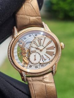 WOMEN LADIES QUEEN TIMEPIECE  Collection item 1