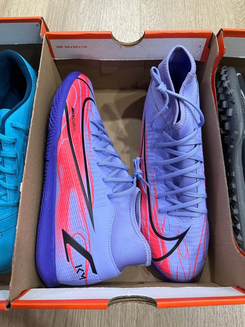 Nike Mercurial Vapor 14/Superfly 8 Club TF/IC Turf Street soccer shoes (Category: Racket & Ball Sports) located in Singapore. Submitted by a4ijr (Listing ID 1303525728, Image 5). Description: Football soccer shoes perfect for street soccer/turf/futsal! ✅ Brand New in Box ✅ Purchased directly from Nike store 100% Authentic 💯 proof of receipt provided ✅ Comes with Nike original box and nike paper bag as seen in first photo ✅ Retails for $100+ sell