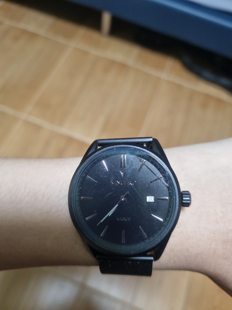 Vincero watch (Category: Men's Watches) located in Singapore. Submitted by classicapparel (Listing ID 1304268356, Image 1). Description: Minimalist good day to day watch The minute hand has dropped out, but should be able to be fixed at watch shop. With this issue, thus selling watch at a cheap price.