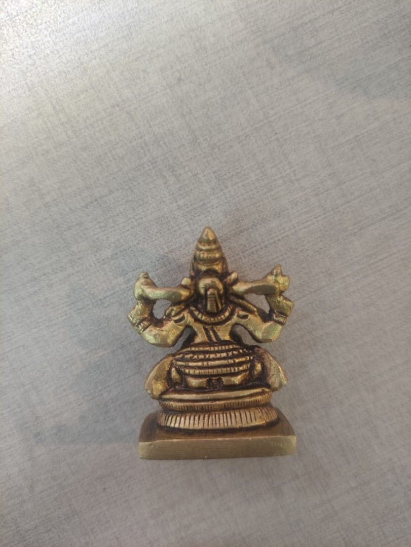 Brass Vinayagar (Category: Religious Items) located in Singapore. Submitted by _avenor_ (Listing ID 1311349286, Image 2). Description: Brass Vinayagar 5cm.