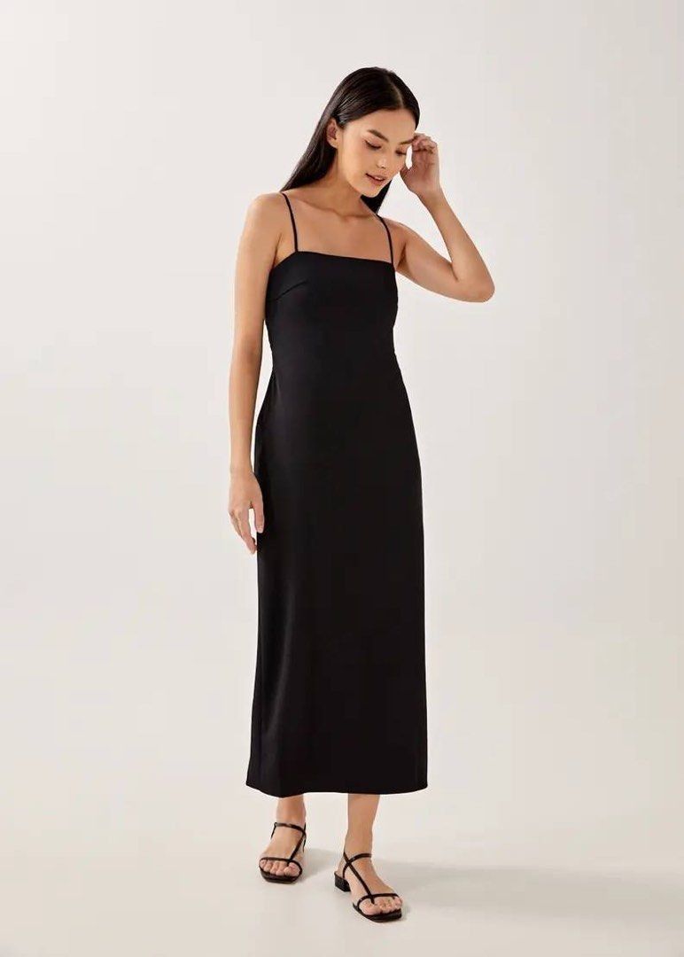 🧧2025🐍CNY🌿( L )Lovet Bonito LB Hermione Padded Knot Back Dress LoveBonito In Cream (Category: Dresses) located in Singapore. Submitted by mizzyiiizh (Listing ID 1288288510, Image 2). Description: NO TRADES RTP:S$ 65.00 SGD - Available In Cream L✅ XL in Cream sold ❌ A one-and-done piece for special nights. Shaped in a column silhouette, this midi dress features a straight neckline camisole bodice. Finished off with a stunning low knot back desi