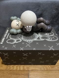 *INSTOCK* KAWS HOLIDAY SHANGHAI - BROWN GLOW IN DARK