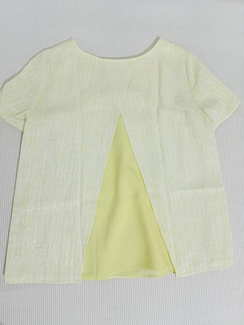 G2000 Yellow Blouse Top Office Casual (Category: Blouses) located in Singapore. Submitted by black.kat (Listing ID 1323736412, Image 2). Description: fits size xs/s meet up under blk 54 toa payoh or toa payoh/braddell mrt tracked mail +$2.