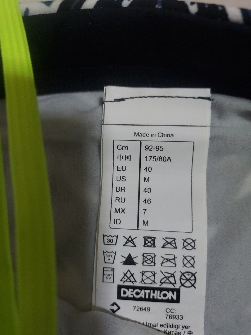 Waterpolo swim trunks BNWT (Category: Other Sports Equipment and Supplies) located in Singapore. Submitted by shineonn (Listing ID 1344803913, Image 6). Description: High quality swim trunks for waterpolo use or for normal swimming. Brand new with tag. Never used and never tried on before. Bought and kept until cannot fit anymore. Size when unstreched, 30cm across (see pic). Can go up till 38cm across when streched..