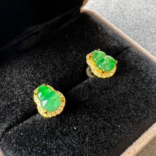 Imperial Green - High quality jadeite Hu Lu earring in designed S925 setting