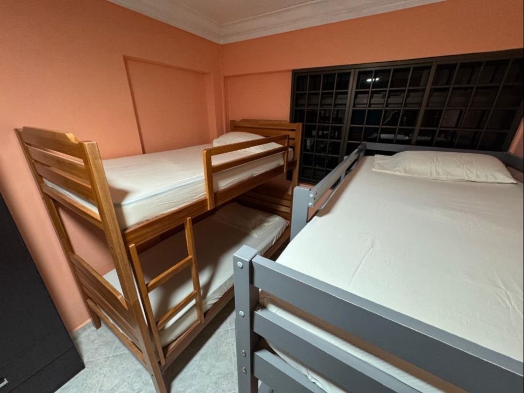 Common Room for Rent at woodlands South (Category: HDB) located in Singapore. Submitted by a_dam.s (Listing ID 1397165466, Image 2). Description: Common Room for rent at Woodlands South. 5 Minutes walk to nearest MRT (WOODLANDS SOUTH) , bus stop and 1 minute walk to vista point , 15 mins walk to woodlands health hospital. Looking for 2 PAX , Individuals are also welcome. (First come first serve) -NEGOTIABLE- (Priority for any) (Any Race Welcome) 
