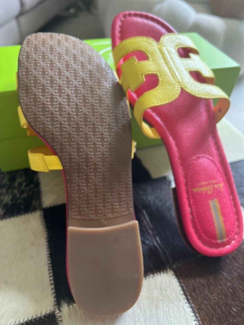 Sam Edelman Fuchsia Sandals - Size 7.5 (Category: Sandals) located in Singapore. Submitted by jasmineyyt (Listing ID 1404654875, Image 2). Description: Condition new .Sell as I have other colours .