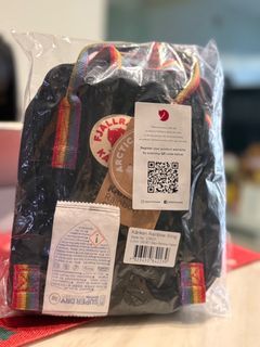 Fjallraven Kanken Rainbow Sling - Black