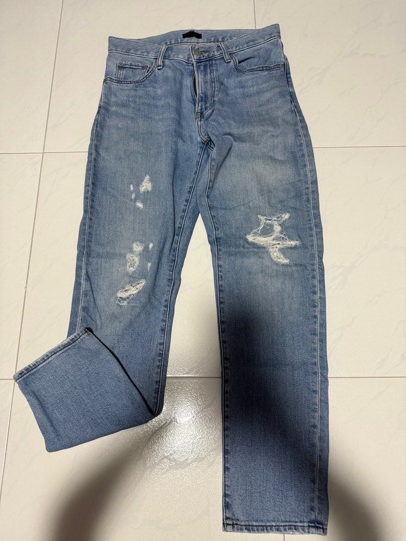 Mens Denim Jeans (Category: Jeans) located in Singapore. Submitted by iwbetaitai (Listing ID 1402995595, Image 1). Description: Worn afew times only , cannot fit anymore Mens ripped denim jeans ! 👖 💢Waist : 38cm 💢Length : 100cm .
