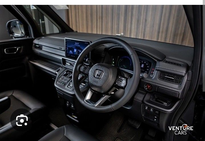 Honda Stepwagon Spada Auto (Category: Used Cars) located in Singapore. Submitted by lexus_only (Listing ID 1407348911, Image 2). Description: Letting this go to fund my expending business venture. comes with brown leather seats. Juts change front tires in Nov..