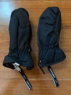 Oyuki Black Ski Mittens, size 9 month
