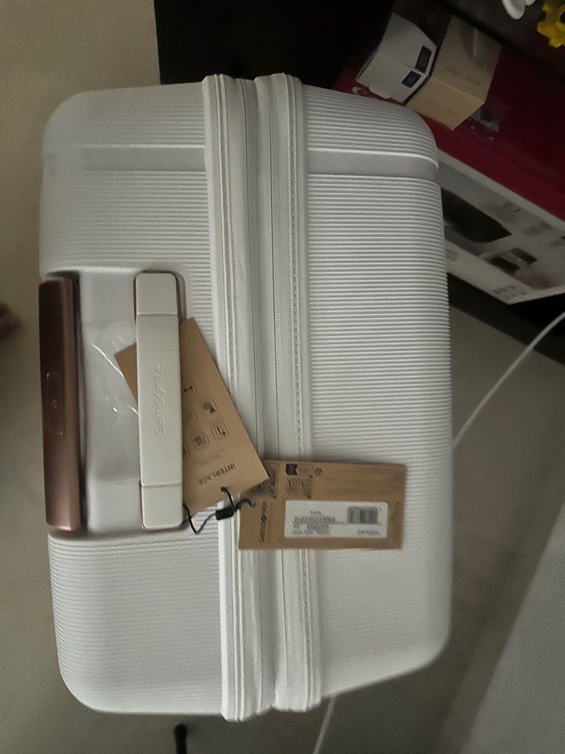 Samsonite Interlace Spinner 67/24 (Category: Luggage) located in Singapore. Submitted by dan123713 (Listing ID 1409713017, Image 5). Description: My mom got it as a gift from someone but she ask me to sell for her. i check is authentic and is brand new with tags and everything. saw the market this was going atleast 240 or more. For this item i only can do meetups at my place or at my lrt. negotiatable.
