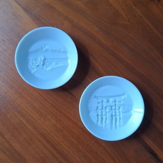 Japanese white porcelain sauce dishes - Set of 2