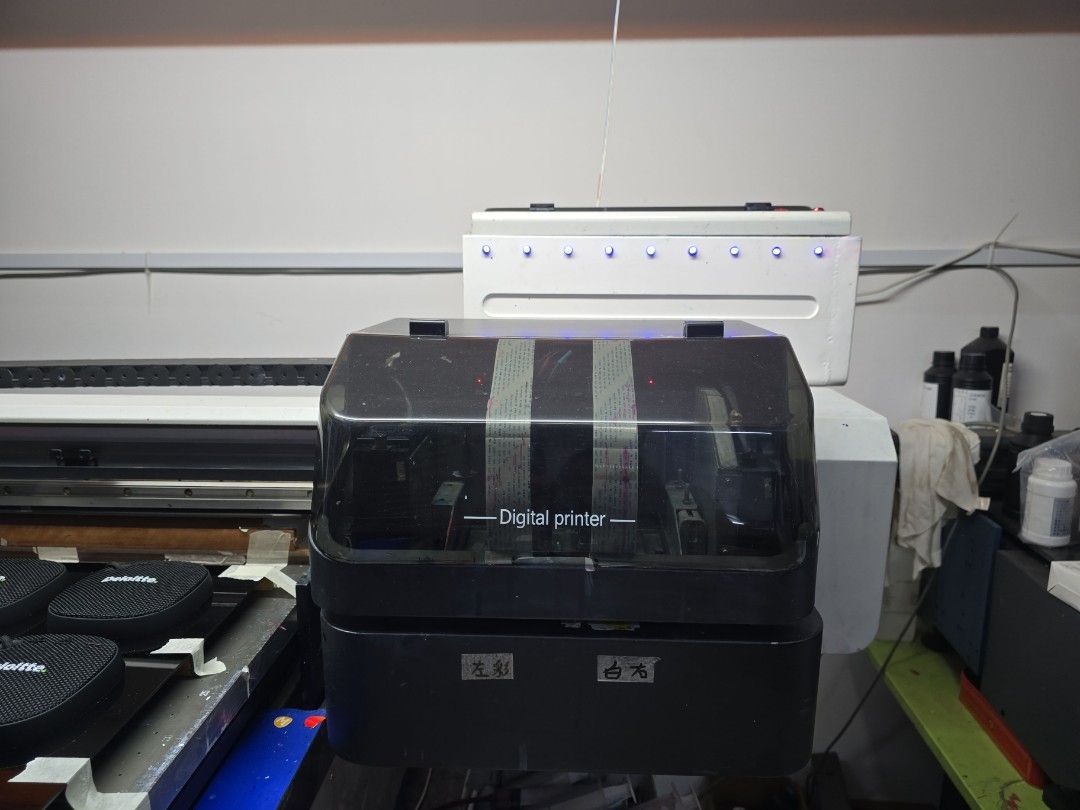 600mmx900mm Flatbed uv printerThe machine is still in production printing (Category: Printers, Scanners & Copiers) located in Singapore. Submitted by dereklhh (Listing ID 1354587985, Image 7). Description: This machine is going to be upgraded to a larger one operating normally Maintenance costs are very low. .The machine is still in operation.You can come and see how it works at any time..